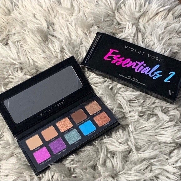 Violet Voss Essentials 2 matte & shimmer eye shadow palette - Picture 2 of 4